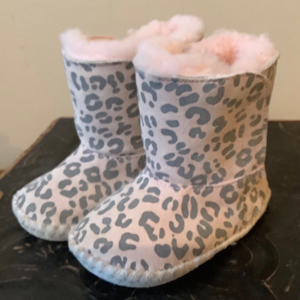 Gently USed Baby Girl light Pink Grey Leopard print UGG boots